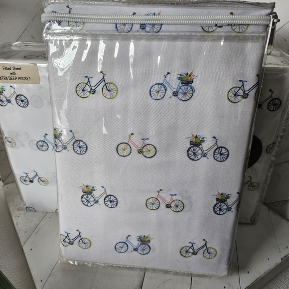 Alex and Zoe Full Sheet Set And Pillowcases - Picture 3 of 6